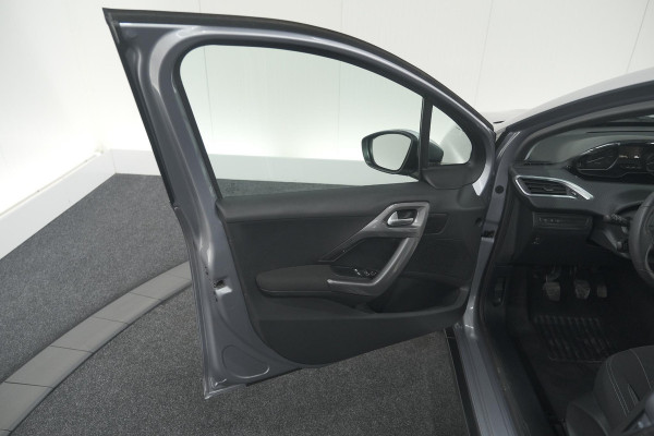 Peugeot 2008 PureTech 82 Blue Lion | Trekhaak | Panoramadak | Navigatie | Parkeersensoren | lage Kilometerstand