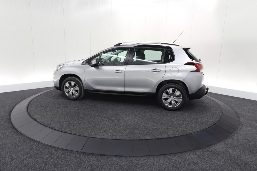 Peugeot 2008 PureTech 82 Blue Lion | Trekhaak | Panoramadak | Navigatie | Parkeersensoren | lage Kilometerstand