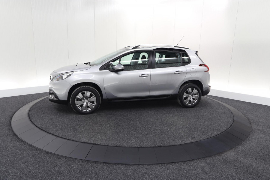 Peugeot 2008 PureTech 82 Blue Lion | Trekhaak | Panoramadak | Navigatie | Parkeersensoren | lage Kilometerstand