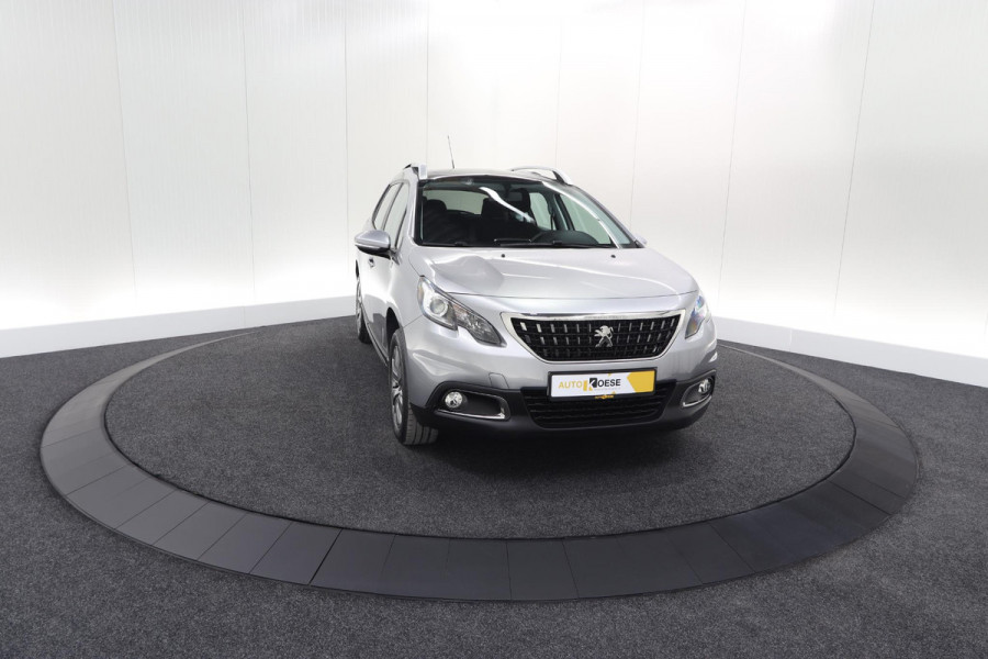 Peugeot 2008 PureTech 82 Blue Lion | Trekhaak | Panoramadak | Navigatie | Parkeersensoren | lage Kilometerstand
