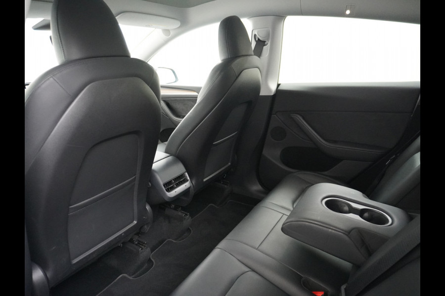 Tesla Model Y Performance 534pk 0-100 3,8 sec. AWD 78,1kWh Warmte-pomp 21"-lm FSD-Comp.3 AutoPilot Carbon-Spoiler Elekr.Achterklep AMD-Ryzen-i 3xCamera Navi LED ACC DAB Voorverwarmen interieur en Keyless via App One-Pedal-Drive Rode Remklauwen Garantie op Accu 13-04-2031 maz. 192.000km max. 250Kw laadvermogen !