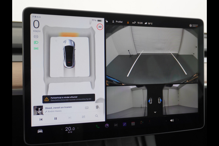 Tesla Model Y Performance 534pk 0-100 3,8 sec. AWD 78,1kWh Warmte-pomp 21"-lm FSD-Comp.3 AutoPilot Carbon-Spoiler Elekr.Achterklep AMD-Ryzen-i 3xCamera Navi LED ACC DAB Voorverwarmen interieur en Keyless via App One-Pedal-Drive Rode Remklauwen Garantie op Accu 13-04-2031 maz. 192.000km max. 250Kw laadvermogen !