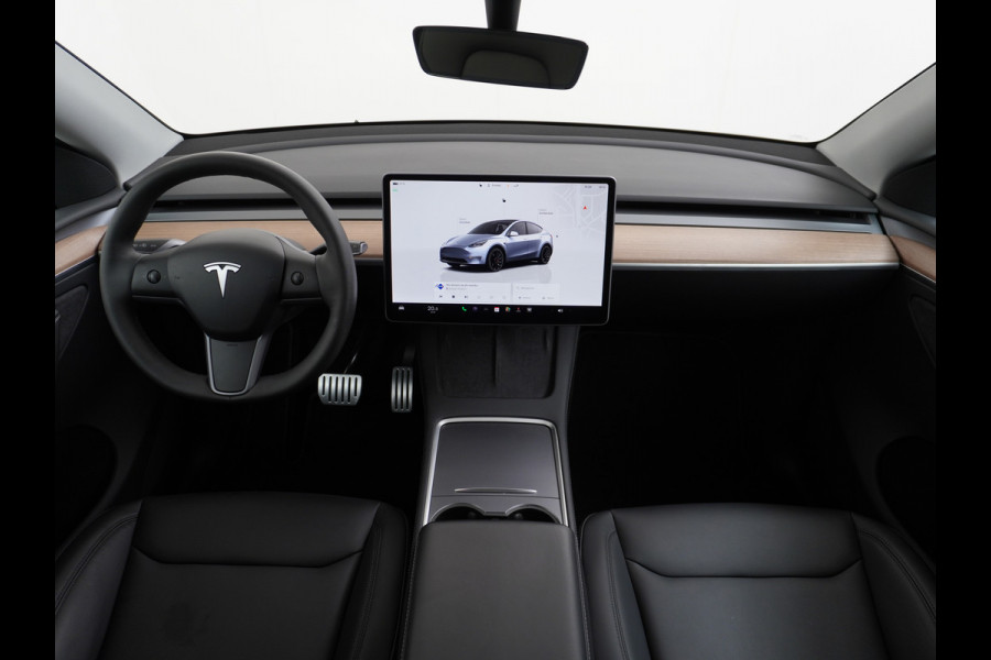 Tesla Model Y Performance 534pk 0-100 3,8 sec. AWD 78,1kWh Warmte-pomp 21"-lm FSD-Comp.3 AutoPilot Carbon-Spoiler Elekr.Achterklep AMD-Ryzen-i 3xCamera Navi LED ACC DAB Voorverwarmen interieur en Keyless via App One-Pedal-Drive Rode Remklauwen Garantie op Accu 13-04-2031 maz. 192.000km max. 250Kw laadvermogen !