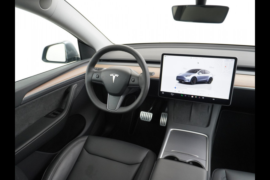 Tesla Model Y Performance 534pk 0-100 3,8 sec. AWD 78,1kWh Warmte-pomp 21"-lm FSD-Comp.3 AutoPilot Carbon-Spoiler Elekr.Achterklep AMD-Ryzen-i 3xCamera Navi LED ACC DAB Voorverwarmen interieur en Keyless via App One-Pedal-Drive Rode Remklauwen Garantie op Accu 13-04-2031 maz. 192.000km max. 250Kw laadvermogen !