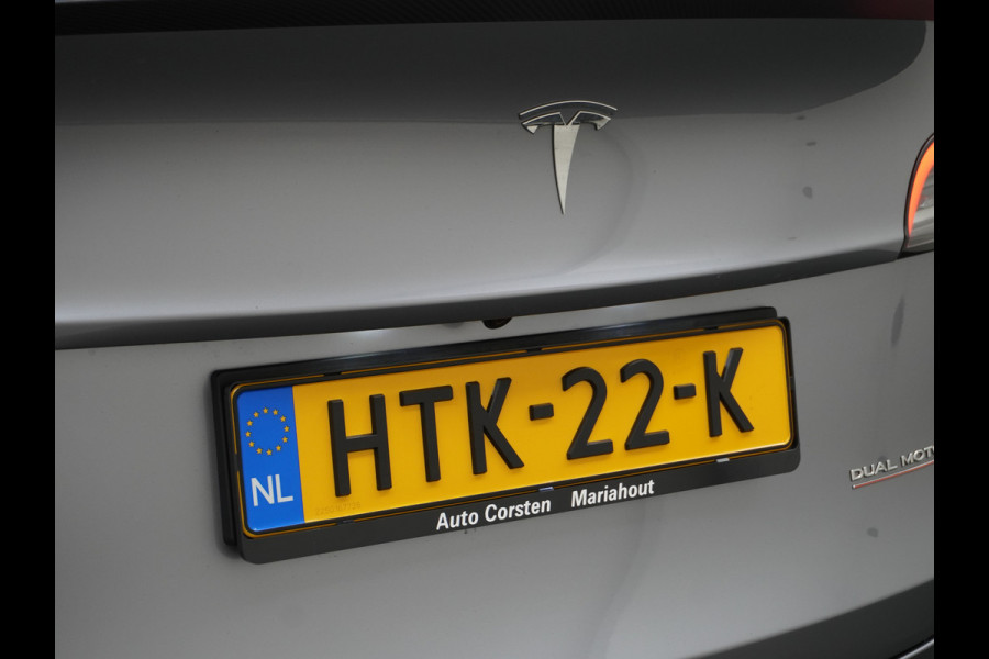 Tesla Model Y Performance 534pk 0-100 3,8 sec. AWD 78,1kWh Warmte-pomp 21"-lm FSD-Comp.3 AutoPilot Carbon-Spoiler Elekr.Achterklep AMD-Ryzen-i 3xCamera Navi LED ACC DAB Voorverwarmen interieur en Keyless via App One-Pedal-Drive Rode Remklauwen Garantie op Accu 13-04-2031 maz. 192.000km max. 250Kw laadvermogen !