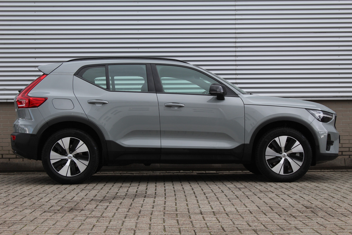 Volvo XC40 1.5 T4 Plug-in hybrid Plus Dark | Trekhaak | H/K | Pilot Assist | Memory | Navigatie | 360 Camera Volvo XC40 1.5 T4 Plug-in hybrid Plus Dark | Trekhaak | H/K | Pilot Assist | Memory | Navigatie | 360 Camera