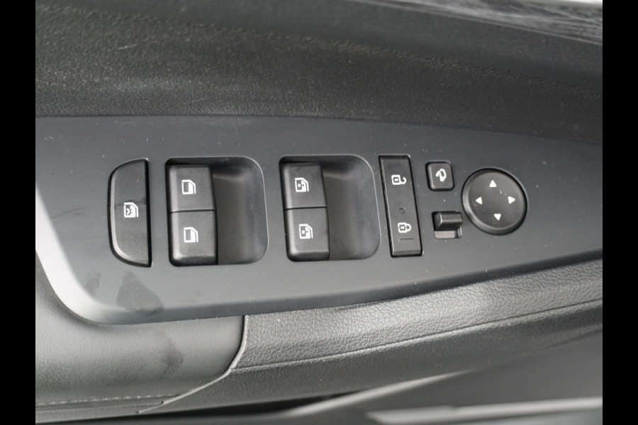 Kia Sportage 1.6 T-GDi MHEV DynamicLine Apple Carplay/Android Auto - Cruise Control - Navigatie - Trekhaak Fabriekgarantie tot 07-2029