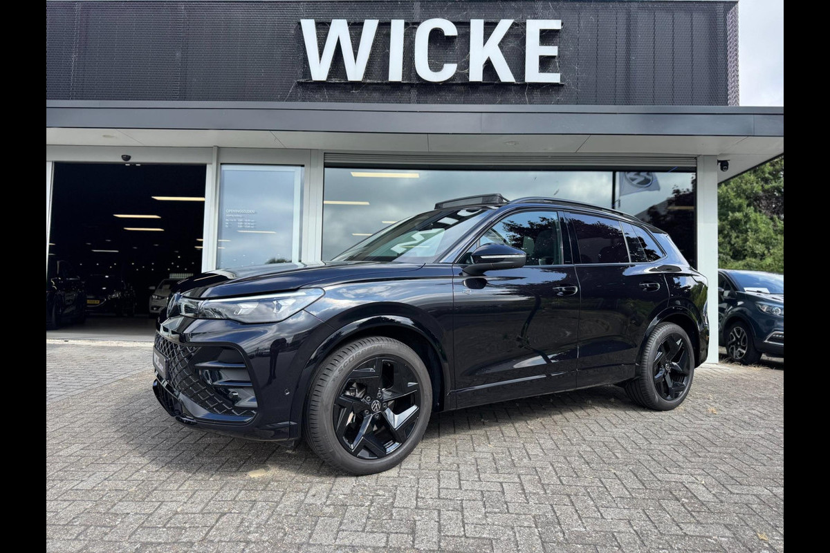 Volkswagen Tiguan 1.5 eTSI R-Line HeadUp Black pakket Pano H&K Trekhaak Volkswagen Tiguan 1.5 eTSI R-Line HeadUp Black pakket Pano H&K Trekhaak