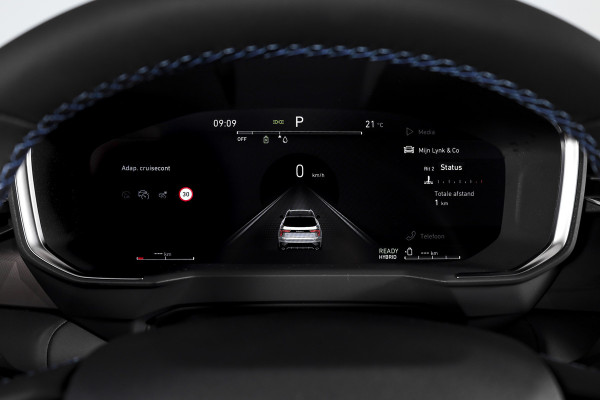 Lynk & Co 01 1.5 PHEV 261PK MY23 | 360 Camera | 7.4 kWh Boordlader | Donkere hemel | S/K-panodak | Adapt. Cruise | Memory | Stoel-+Stuurverw. | Elek. klep | LM 20" | 1700