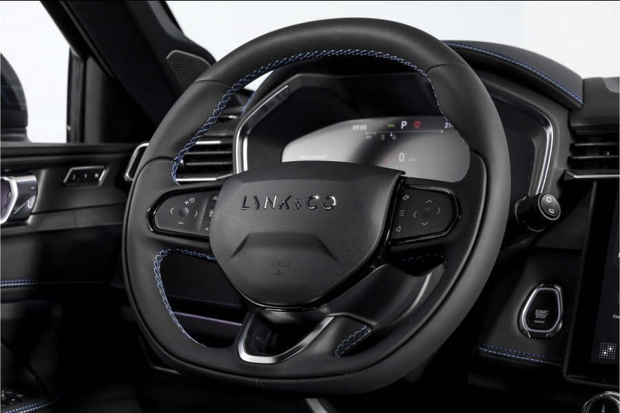 Lynk & Co 01 1.5 PHEV 261PK MY23 | 360 Camera | 7.4 kWh Boordlader | Donkere hemel | S/K-panodak | Adapt. Cruise | Memory | Stoel-+Stuurverw. | Elek. klep | LM 20" | 1700