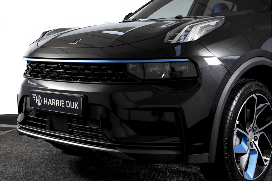 Lynk & Co 01 1.5 PHEV 261PK MY23 | 360 Camera | 7.4 kWh Boordlader | Donkere hemel | S/K-panodak | Adapt. Cruise | Memory | Stoel-+Stuurverw. | Elek. klep | LM 20" | 1700