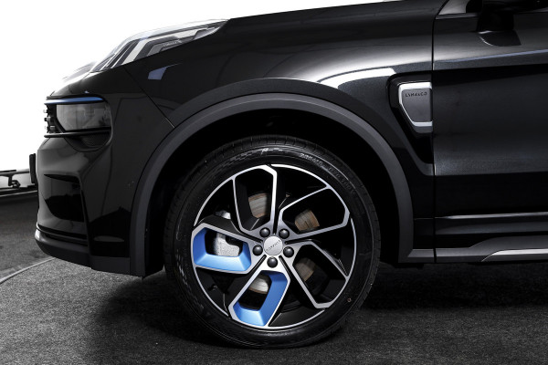Lynk & Co 01 1.5 PHEV 261PK MY23 | 360 Camera | 7.4 kWh Boordlader | Donkere hemel | S/K-panodak | Adapt. Cruise | Memory | Stoel-+Stuurverw. | Elek. klep | LM 20" | 1700