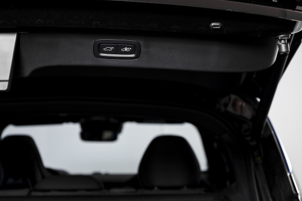 Lynk & Co 01 1.5 PHEV 261PK MY23 | 360 Camera | 7.4 kWh Boordlader | Donkere hemel | S/K-panodak | Adapt. Cruise | Memory | Stoel-+Stuurverw. | Elek. klep | LM 20" | 1700