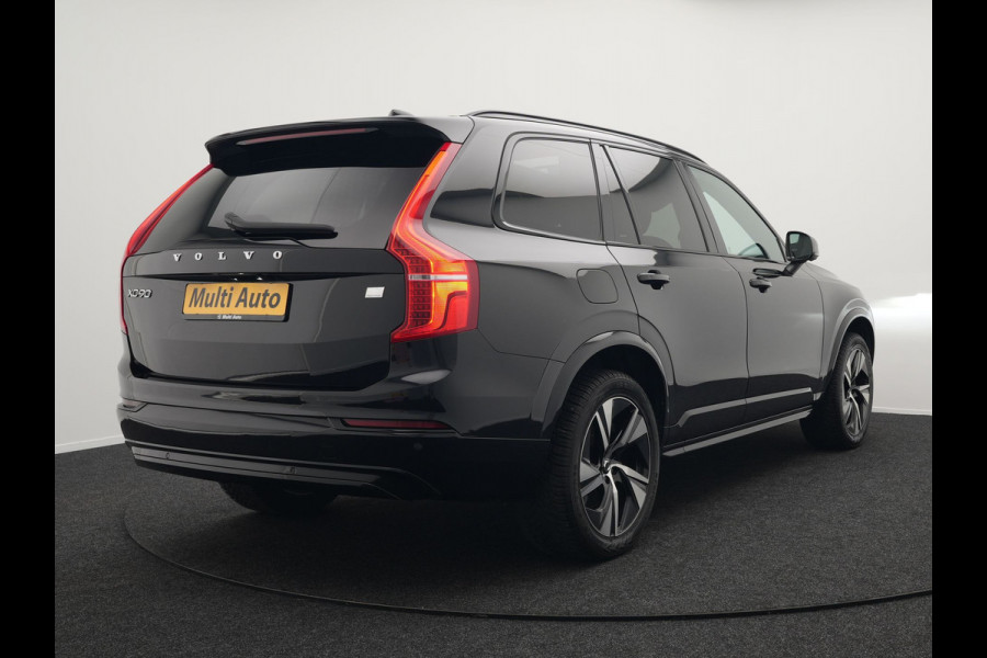 Volvo XC90 T8 Recharge AWD R-Design Plug In Hybrid 394pk 7 Persoons Dealer O.H. INCL BTW Long Range PHEV | Panodak | Alcantara Sportstoelen Memory | Trekhaak af Fabriek | Adaptive Cruise | Harman Kardon | Pilot Assist | L.M. 20" |