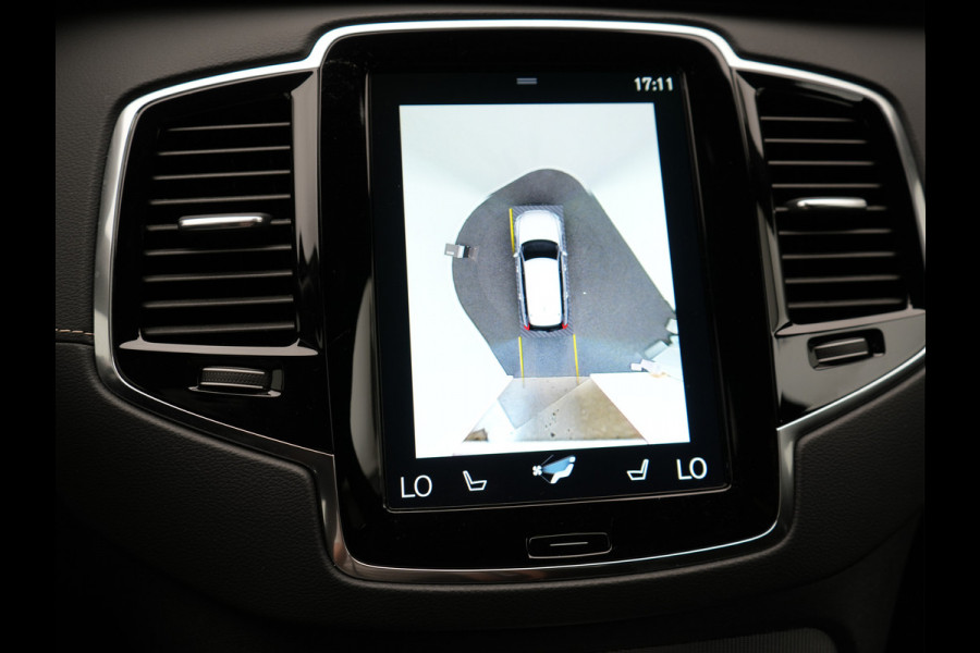 Volvo XC90 T8 Recharge AWD R-Design Plug In Hybrid 394pk 7 Persoons Dealer O.H. INCL BTW Long Range PHEV | Panodak | Alcantara Sportstoelen Memory | Trekhaak af Fabriek | Adaptive Cruise | Harman Kardon | Pilot Assist | L.M. 20" |