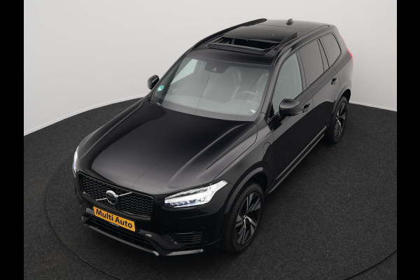 Volvo XC90 T8 Recharge AWD R-Design Plug In Hybrid 394pk 7 Persoons Dealer O.H. INCL BTW Long Range PHEV | Panodak | Alcantara Sportstoelen Memory | Trekhaak af Fabriek | Adaptive Cruise | Harman Kardon | Pilot Assist | L.M. 20" |