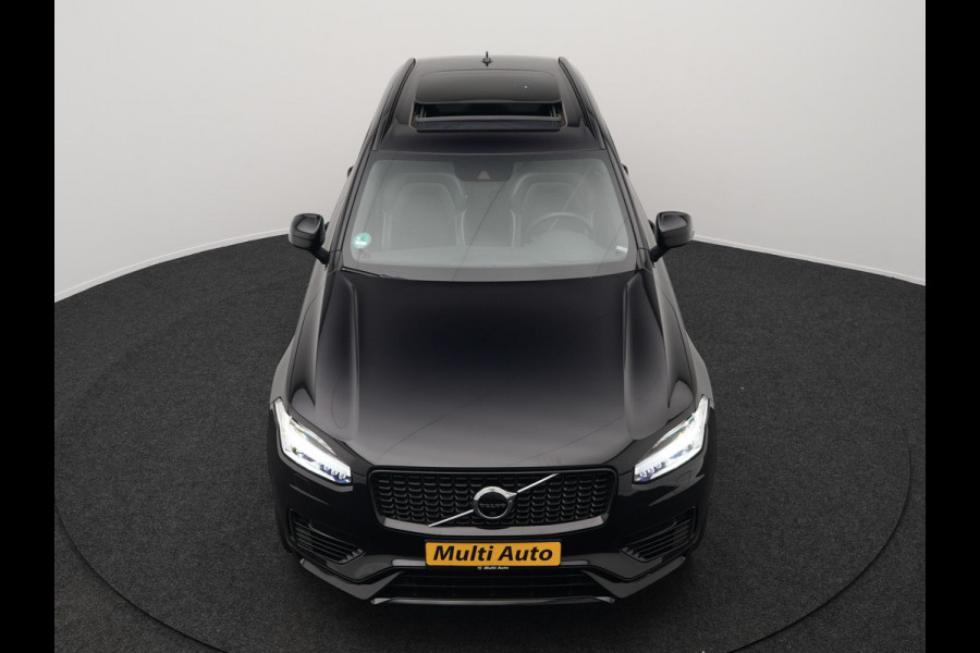 Volvo XC90 T8 Recharge AWD R-Design Plug In Hybrid 394pk 7 Persoons Dealer O.H. INCL BTW Long Range PHEV | Panodak | Alcantara Sportstoelen Memory | Trekhaak af Fabriek | Adaptive Cruise | Harman Kardon | Pilot Assist | L.M. 20" |
