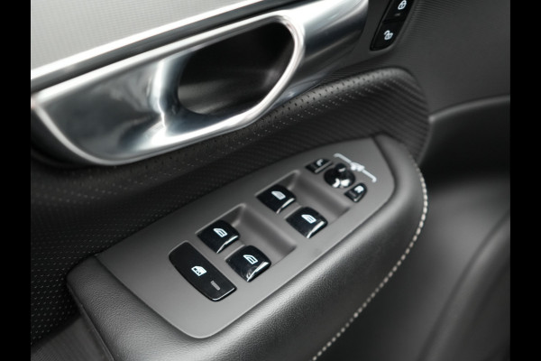 Volvo XC90 T8 Recharge AWD R-Design Plug In Hybrid 394pk 7 Persoons Dealer O.H. INCL BTW Long Range PHEV | Panodak | Alcantara Sportstoelen Memory | Trekhaak af Fabriek | Adaptive Cruise | Harman Kardon | Pilot Assist | L.M. 20" |