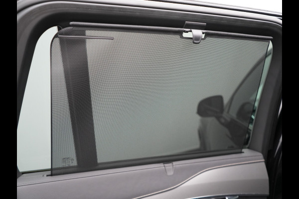 Volvo XC90 T8 Recharge AWD R-Design Plug In Hybrid 394pk 7 Persoons Dealer O.H. INCL BTW Long Range PHEV | Panodak | Alcantara Sportstoelen Memory | Trekhaak af Fabriek | Adaptive Cruise | Harman Kardon | Pilot Assist | L.M. 20" |