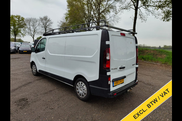 Renault Trafic CDTi L2 3-Pers Navi Airco Trekhaak Cruise Control MultiMedia Comfort Energy Pdc 1.6dCi T29 lengte 2 Imperiaal Betonplexvloer Wandbetimmering Schuifdeur 2.000kg Trekgewicht Euro 6