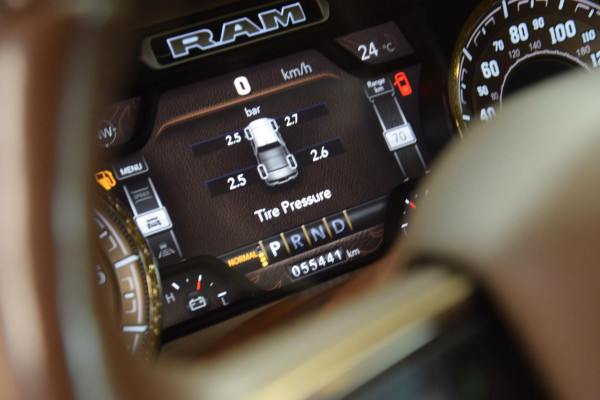 Dodge Ram 1500 5.7 V8 4x4 Crew Cab Limited *Long Horn*|Navi|Panoramadak|1e Eig|Luchtvering|Gr.Navi