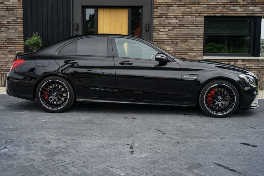 Mercedes-Benz C-Klasse C63 AMG Edition1 One-of-500