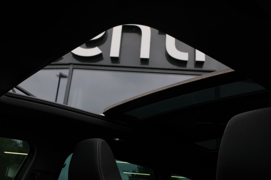 Škoda Karoq 1.5 TSI 150 PK ACT Sportline Business, Panoramadak, Trekhaak, Adap. Cruise Control