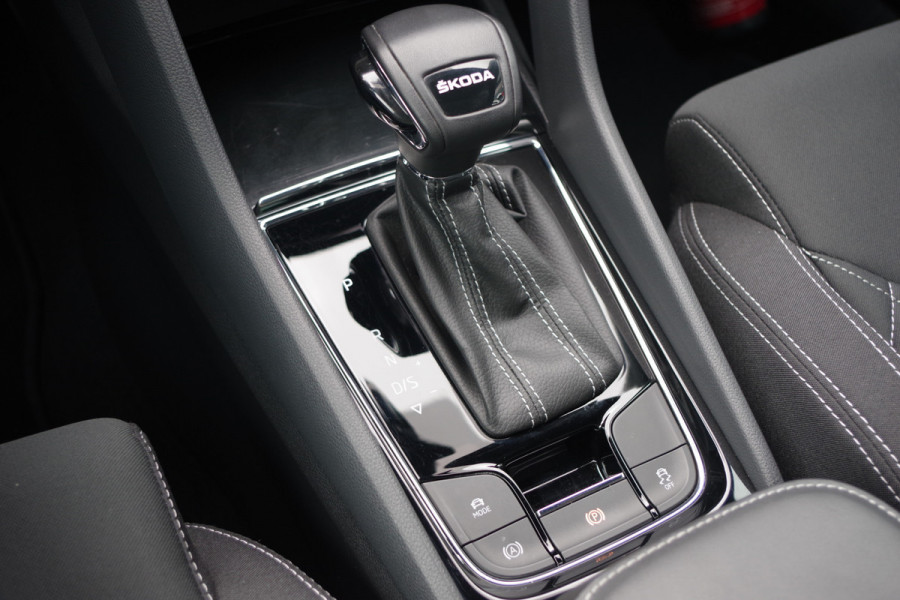Škoda Karoq 1.5 TSI 150 PK ACT Sportline Business, Panoramadak, Trekhaak, Adap. Cruise Control
