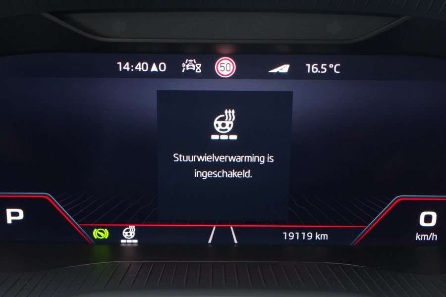 Škoda Karoq 1.5 TSI 150 PK ACT Sportline Business, Panoramadak, Trekhaak, Adap. Cruise Control