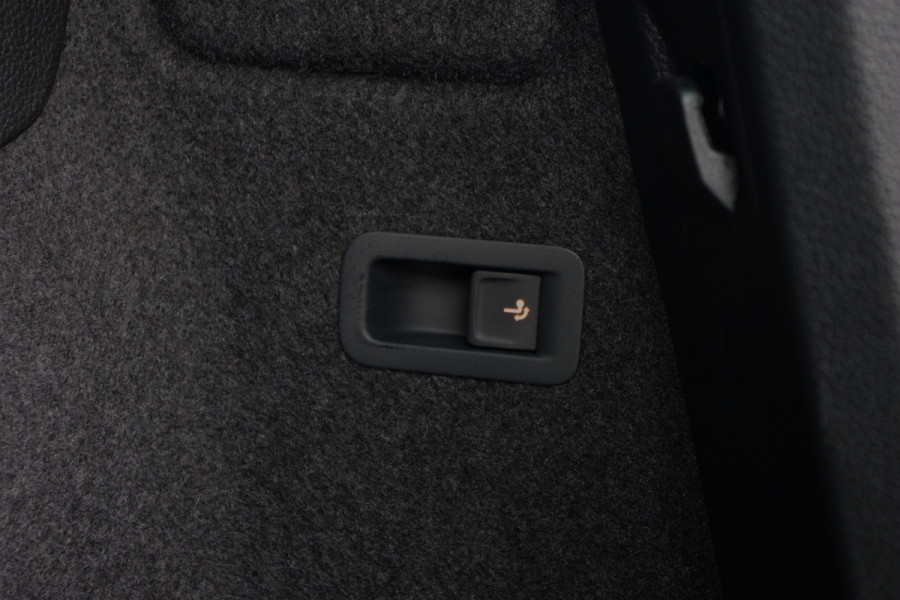 Škoda Karoq 1.5 TSI 150 PK ACT Sportline Business, Panoramadak, Trekhaak, Adap. Cruise Control