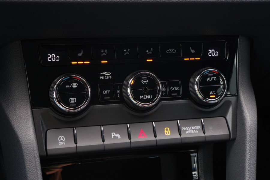 Škoda Karoq 1.5 TSI 150 PK ACT Sportline Business, Panoramadak, Trekhaak, Adap. Cruise Control