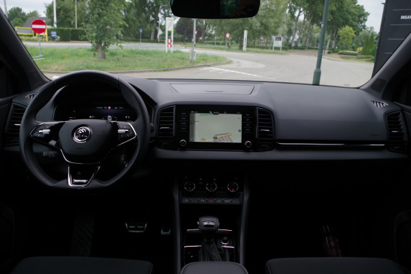 Škoda Karoq 1.5 TSI 150 PK ACT Sportline Business, Panoramadak, Trekhaak, Adap. Cruise Control