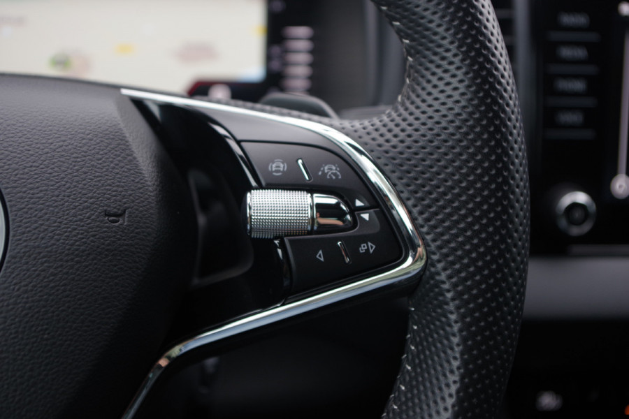 Škoda Karoq 1.5 TSI 150 PK ACT Sportline Business, Panoramadak, Trekhaak, Adap. Cruise Control