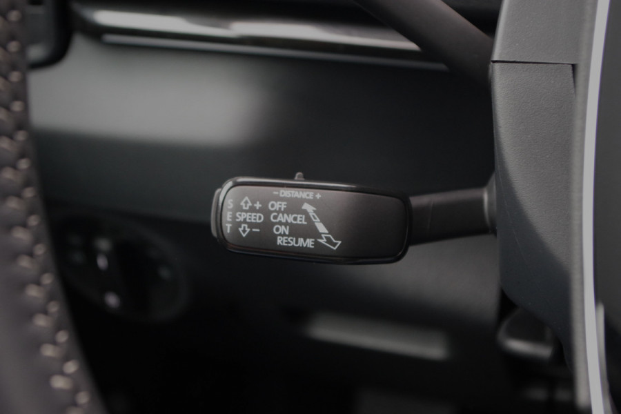 Škoda Karoq 1.5 TSI 150 PK ACT Sportline Business, Panoramadak, Trekhaak, Adap. Cruise Control