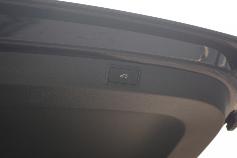 Škoda Karoq 1.5 TSI 150 PK ACT Sportline Business, Panoramadak, Trekhaak, Adap. Cruise Control