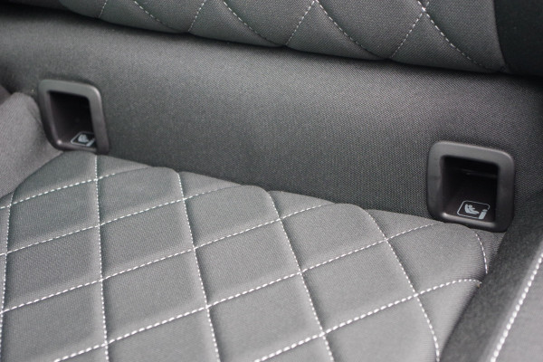 Škoda Karoq 1.5 TSI 150 PK ACT Sportline Business, Panoramadak, Trekhaak, Adap. Cruise Control