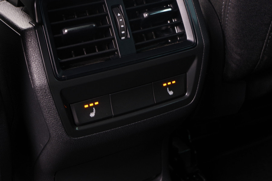 Škoda Karoq 1.5 TSI 150 PK ACT Sportline Business, Panoramadak, Trekhaak, Adap. Cruise Control