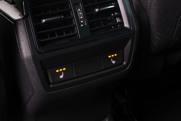Škoda Karoq 1.5 TSI 150 PK ACT Sportline Business, Panoramadak, Trekhaak, Adap. Cruise Control