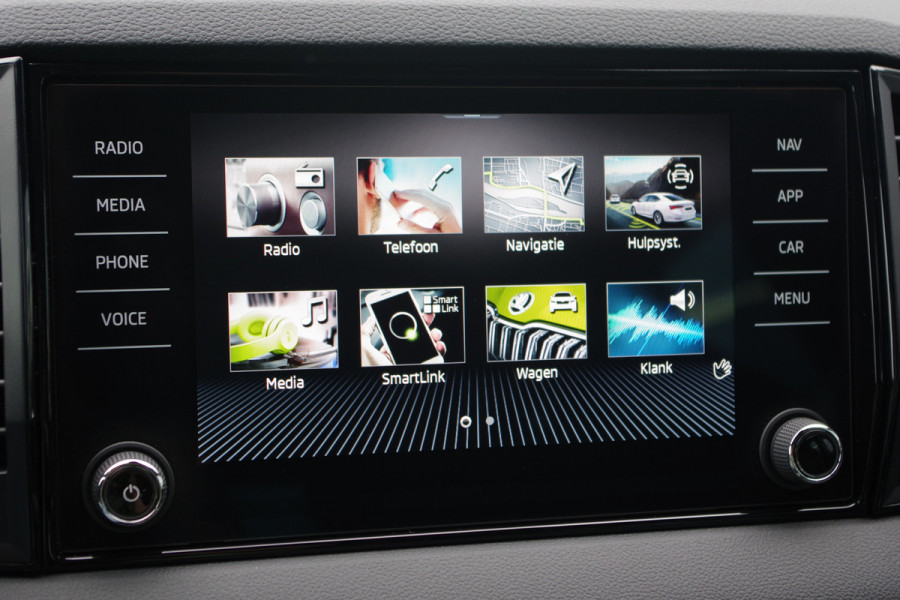Škoda Karoq 1.5 TSI 150 PK ACT Sportline Business, Panoramadak, Trekhaak, Adap. Cruise Control