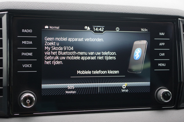 Škoda Karoq 1.5 TSI 150 PK ACT Sportline Business, Panoramadak, Trekhaak, Adap. Cruise Control