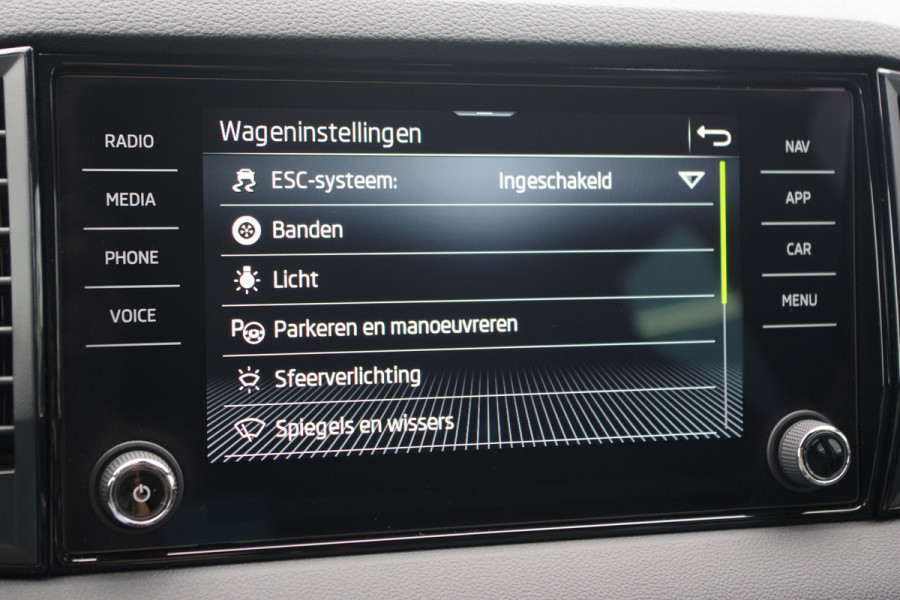 Škoda Karoq 1.5 TSI 150 PK ACT Sportline Business, Panoramadak, Trekhaak, Adap. Cruise Control