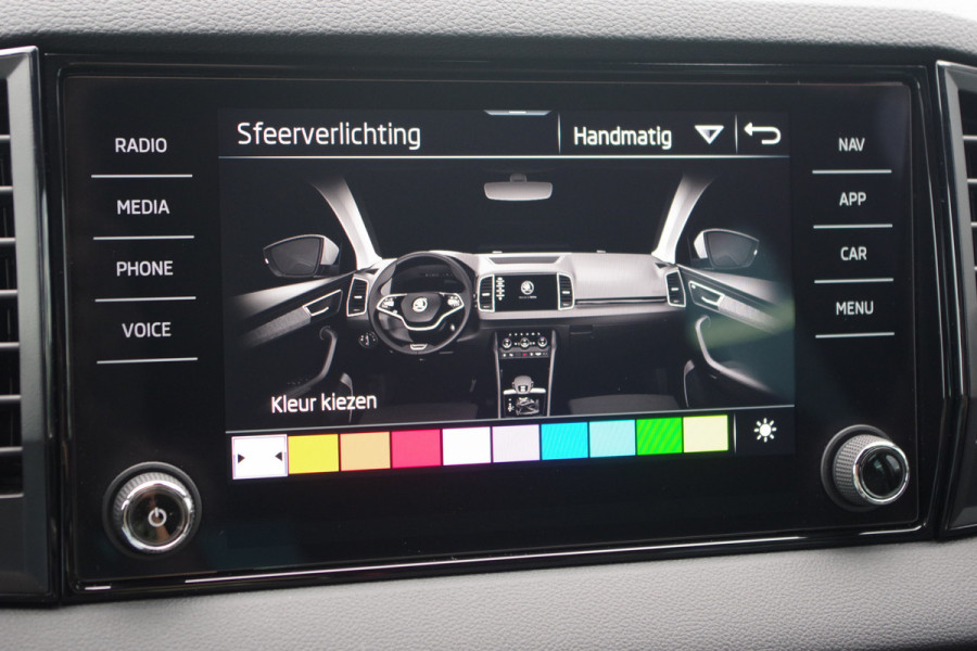 Škoda Karoq 1.5 TSI 150 PK ACT Sportline Business, Panoramadak, Trekhaak, Adap. Cruise Control