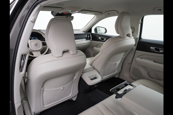 Volvo V60 2.0B3 AUT-7 177PK Inscription Leer MHEV Apple Carplay Android Auto Harman&Kardon Prem.Aurdio Camera Adap.Cruise Elek.Stoelen Stu Lmv 18" Led Elek. Achterklep Regen-Lichtsensor Collision Avoidance Bluetooth Wifi 1e Eigenaar €50.755 Nieuwprijs Zeer compleet MHEV-Mild-Hybrid 1800kg trekvermogen