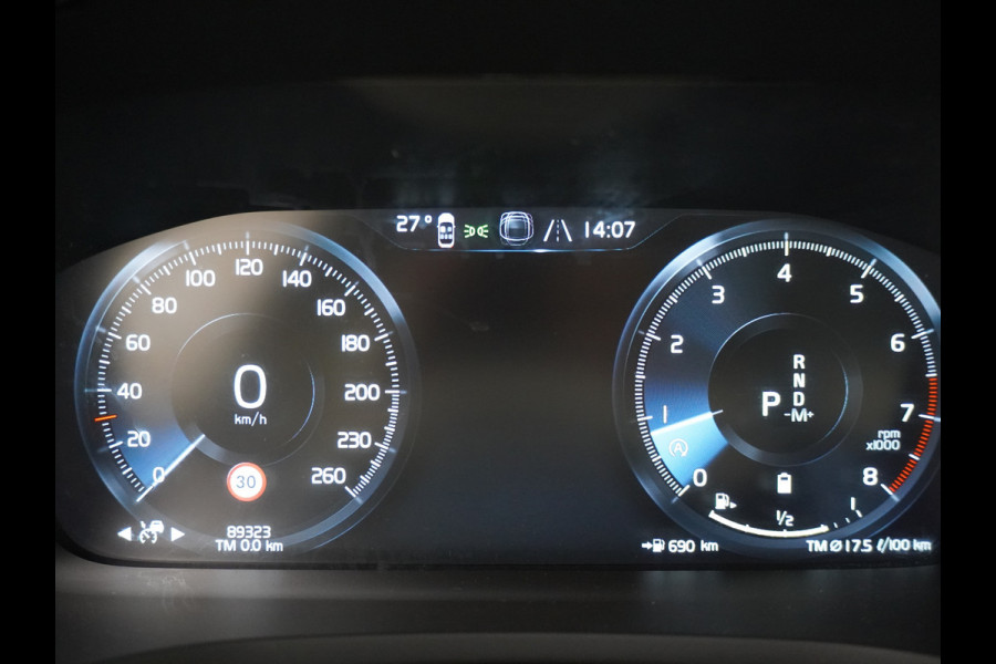 Volvo V60 2.0B3 AUT-7 177PK Inscription Leer MHEV Apple Carplay Android Auto Harman&Kardon Prem.Aurdio Camera Adap.Cruise Elek.Stoelen Stu Lmv 18" Led Elek. Achterklep Regen-Lichtsensor Collision Avoidance Bluetooth Wifi 1e Eigenaar €50.755 Nieuwprijs Zeer compleet MHEV-Mild-Hybrid 1800kg trekvermogen