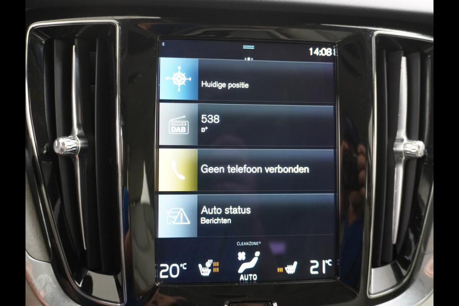 Volvo V60 2.0B3 AUT-7 177PK Inscription Leer MHEV Apple Carplay Android Auto Harman&Kardon Prem.Aurdio Camera Adap.Cruise Elek.Stoelen Stu Lmv 18" Led Elek. Achterklep Regen-Lichtsensor Collision Avoidance Bluetooth Wifi 1e Eigenaar €50.755 Nieuwprijs Zeer compleet MHEV-Mild-Hybrid 1800kg trekvermogen