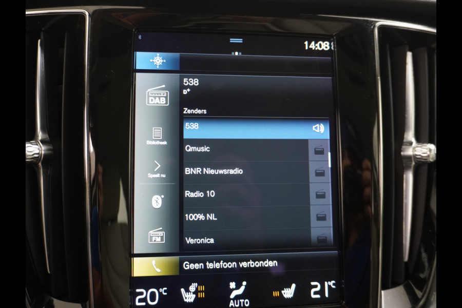 Volvo V60 2.0B3 AUT-7 177PK Inscription Leer MHEV Apple Carplay Android Auto Harman&Kardon Prem.Aurdio Camera Adap.Cruise Elek.Stoelen Stu Lmv 18" Led Elek. Achterklep Regen-Lichtsensor Collision Avoidance Bluetooth Wifi 1e Eigenaar €50.755 Nieuwprijs Zeer compleet MHEV-Mild-Hybrid 1800kg trekvermogen