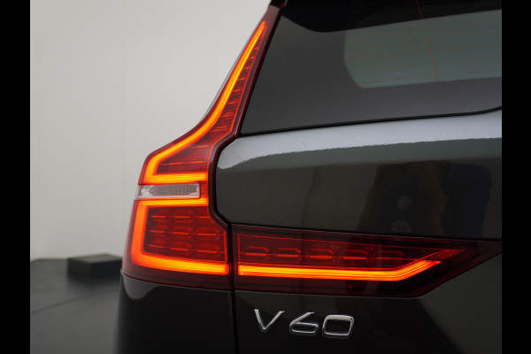Volvo V60 2.0B3 AUT-7 177PK Inscription Leer MHEV Apple Carplay Android Auto Harman&Kardon Prem.Aurdio Camera Adap.Cruise Elek.Stoelen Stu Lmv 18" Led Elek. Achterklep Regen-Lichtsensor Collision Avoidance Bluetooth Wifi 1e Eigenaar €50.755 Nieuwprijs Zeer compleet MHEV-Mild-Hybrid 1800kg trekvermogen