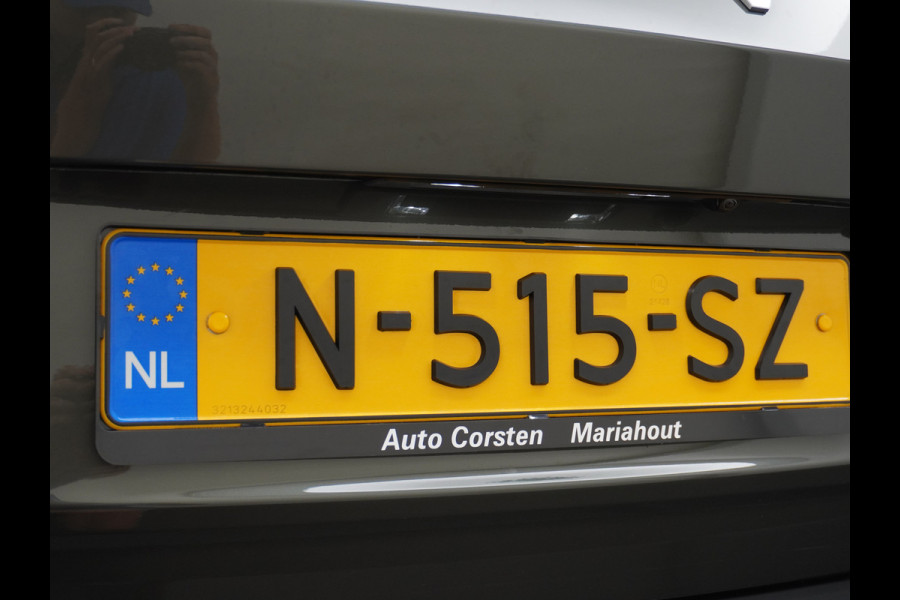 Volvo V60 2.0B3 AUT-7 177PK Inscription Leer MHEV Apple Carplay Android Auto Harman&Kardon Prem.Aurdio Camera Adap.Cruise Elek.Stoelen Stu Lmv 18" Led Elek. Achterklep Regen-Lichtsensor Collision Avoidance Bluetooth Wifi 1e Eigenaar €50.755 Nieuwprijs Zeer compleet MHEV-Mild-Hybrid 1800kg trekvermogen