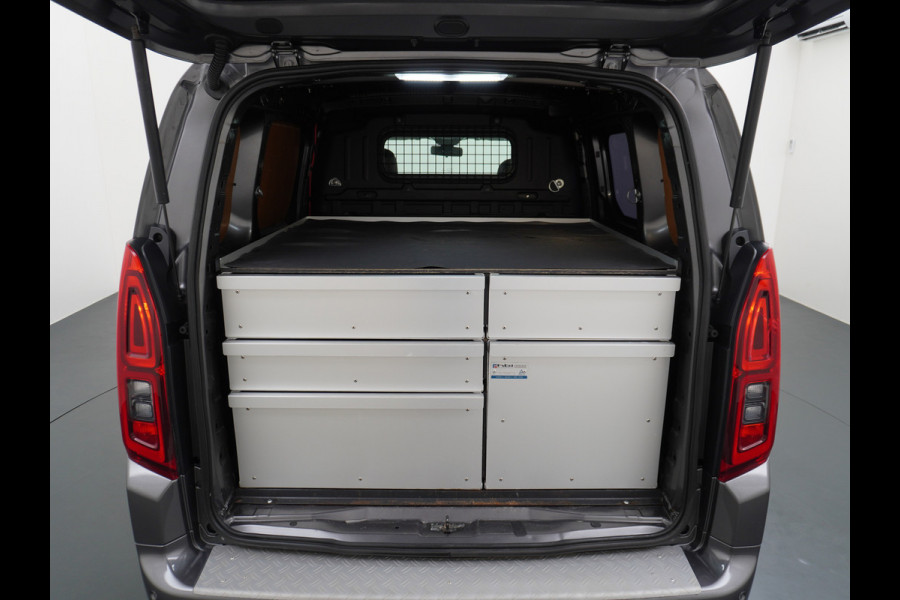 Opel Combo D102pk Leer Navi Apple/Android CruiseControl Stoel-/Stuurverw. Dab Bordherkenning Aut.Verlichting 1.5CDTi l1h1 EURO6 Bluetooth Regensensor Elek.Ramen Mistlampen Usb Pdc RamenAchter Volledig Betimmerde Laadbak Innovation