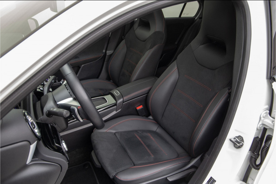 Mercedes-Benz A-Klasse 250 e AMG Line Facelift, Nightpack, Pano, Widescreen, 18" Hybrid